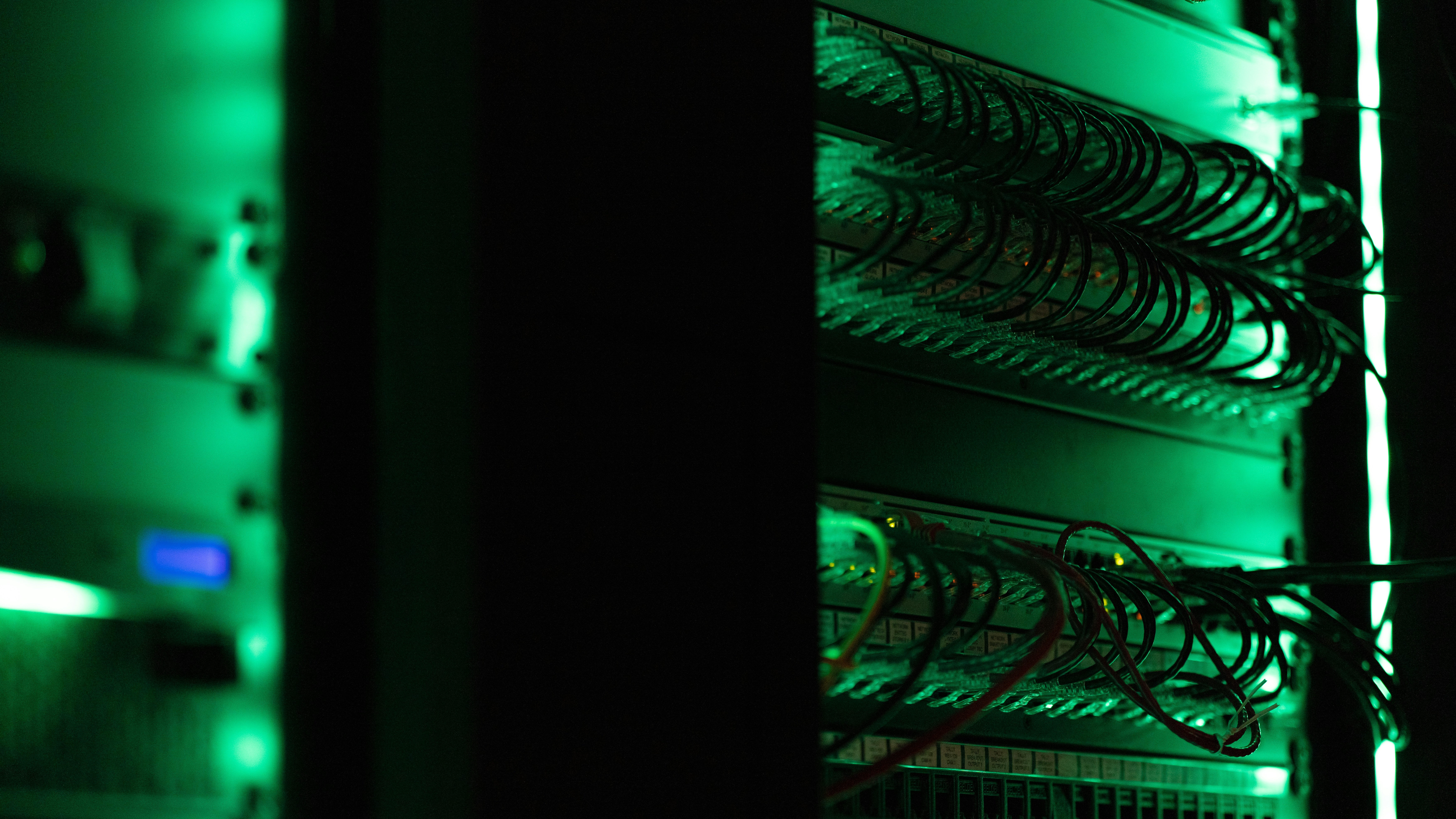 De ce HostPanel este alegerea optimă pentru agențiile web
